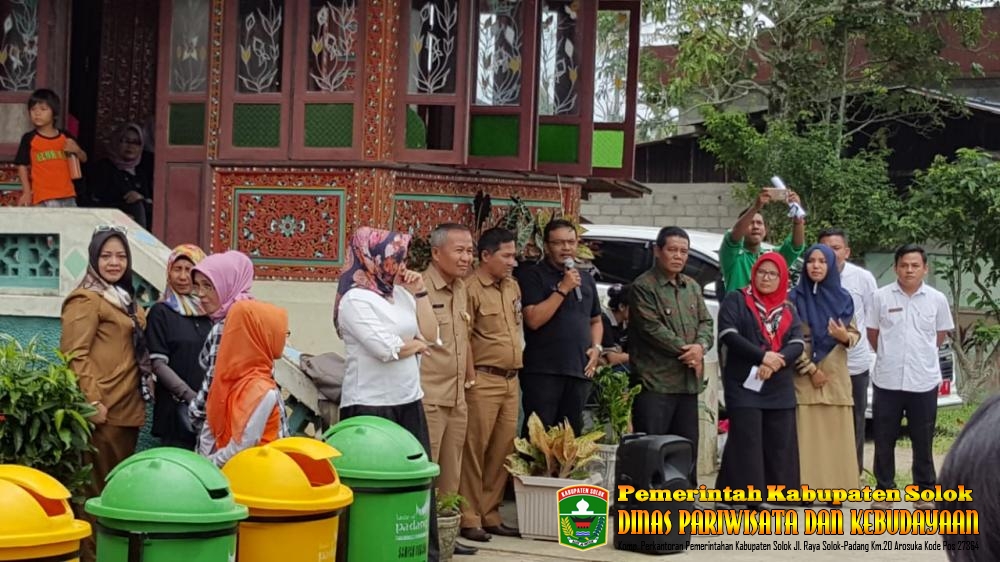Praktek lapangan peserta Bimtek di Kampung Budaya Jawi-Jawi